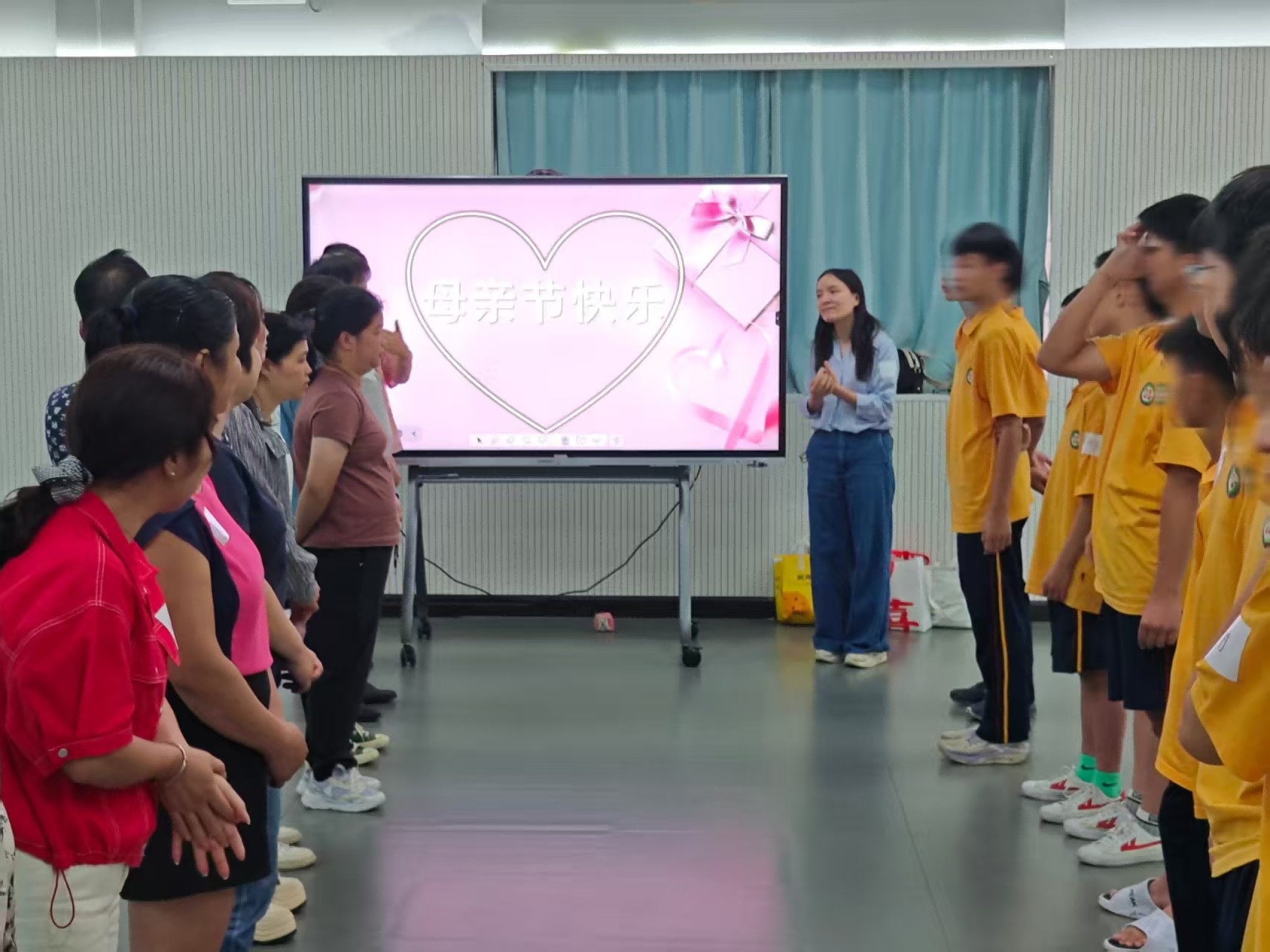 以爱之名，感恩相伴—广州市新穗学校开展母亲节专题活动